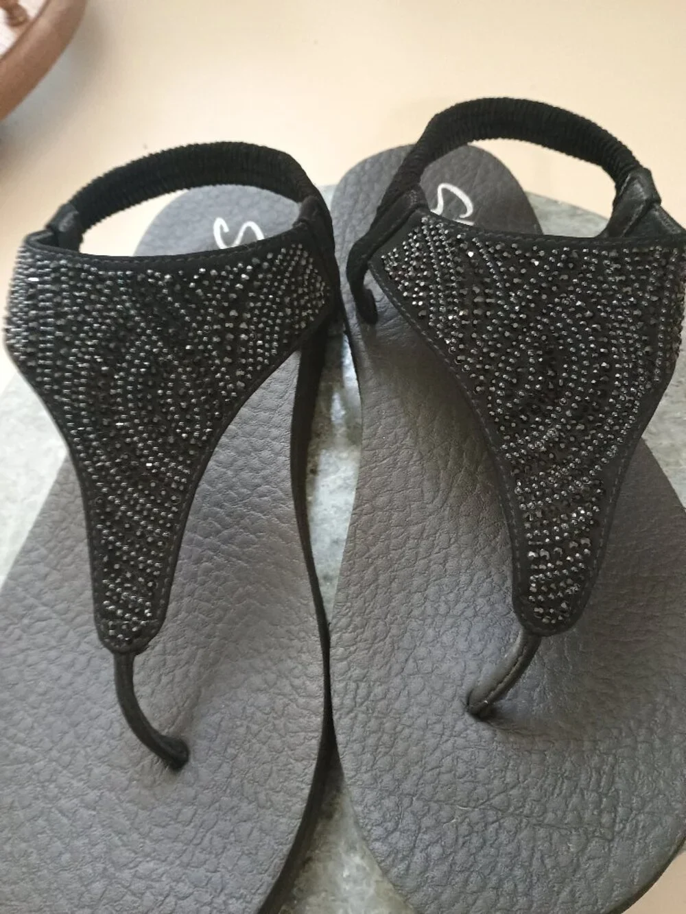 Skechers Cali Meditation Sandals New Moon Black Embellished Size 9 Yoga Foam